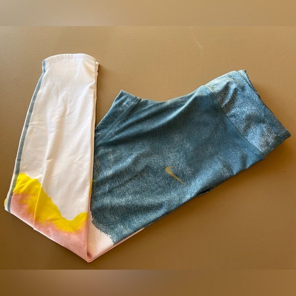 Nike | “Power Essential” Dri-FIT Cropped Running Leggings - Size Medium - Picture 3 of 5